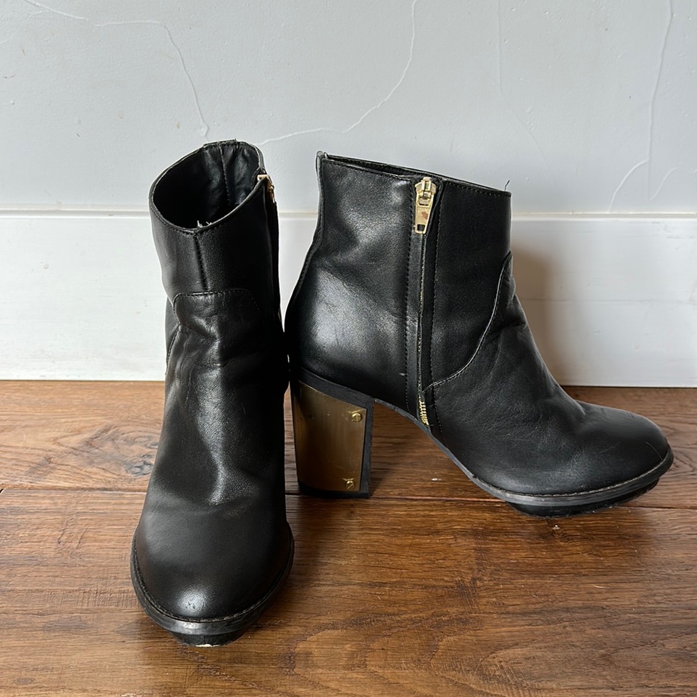 Steve Madden black leather boots